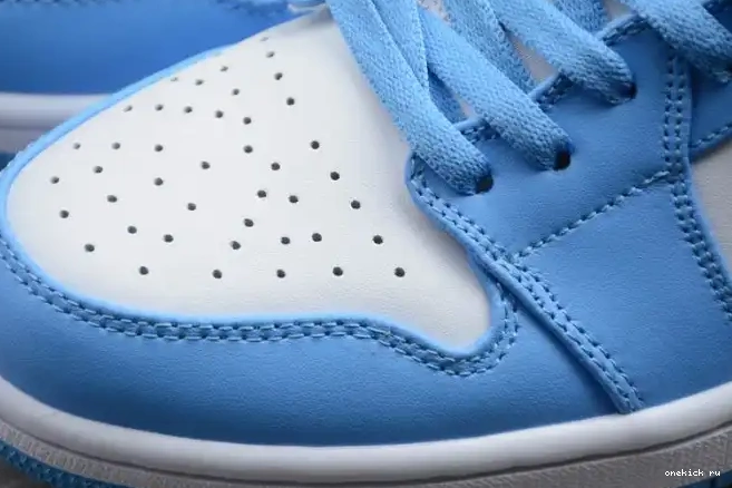 Rep Onekick 1 AO9944-441 (W) Low Air UNC Jordan 0430